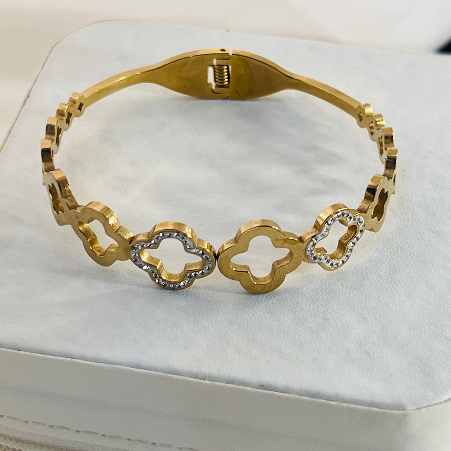 Gold Clover